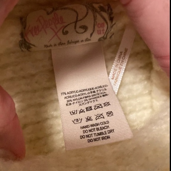 Dreamland knit Beanie - Picture 5 of 5